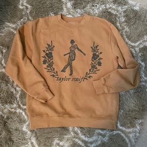 Taylor Swift still on that tightrope pullover